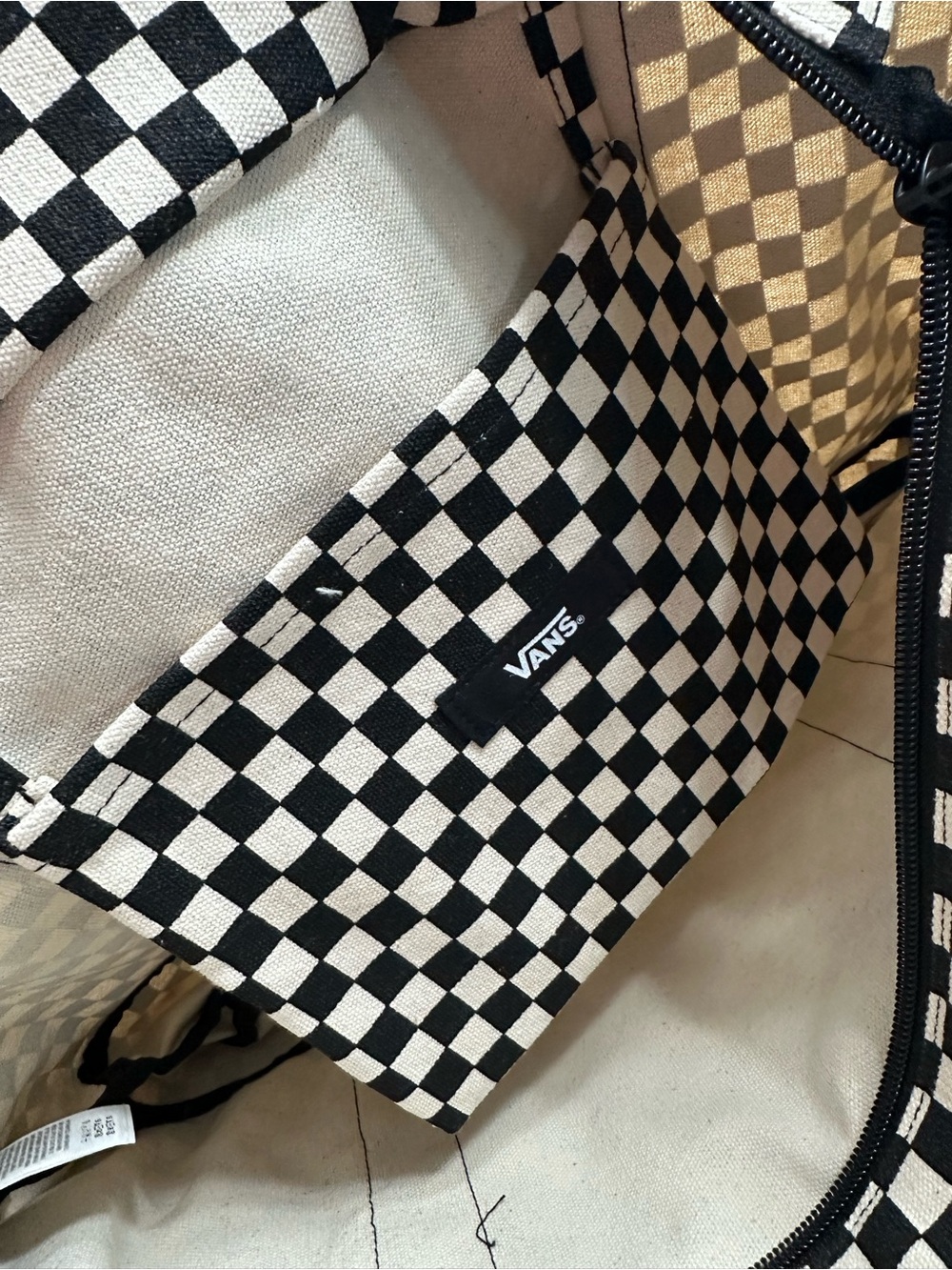 Vans Checkered Zip Tote Bag with Dual Top Handles - Picture 8 of 8